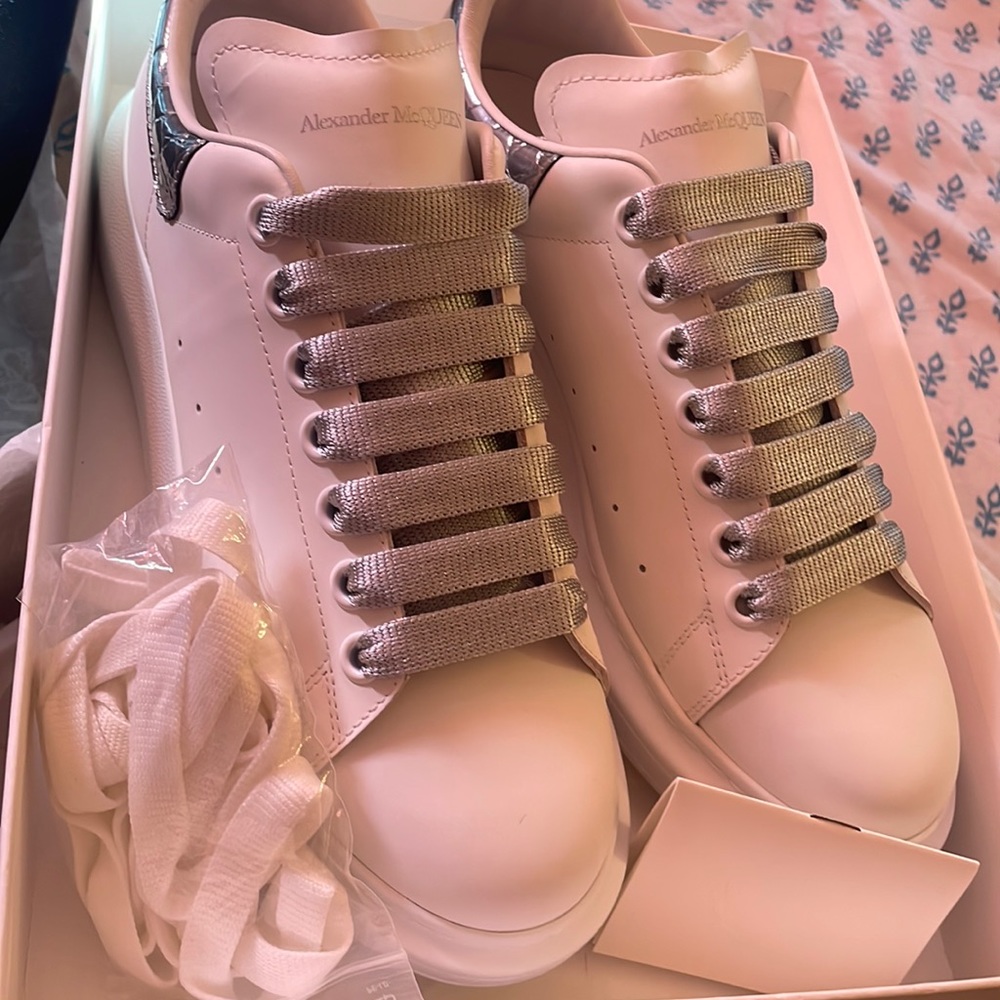 Alexander McQueens great condition